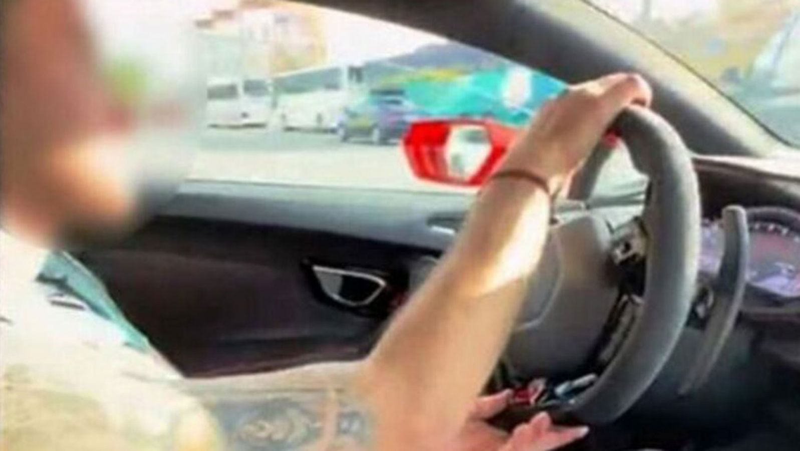 Έπιασε 250 χλμ./ώρα στο Χαϊδάρι με Lamborghini και το ανέβασε TikTok - Τον αναζητά η ΕΛΑΣ
